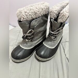 Sorel kids yoot PAC waterproof nylon snowboots size 3
